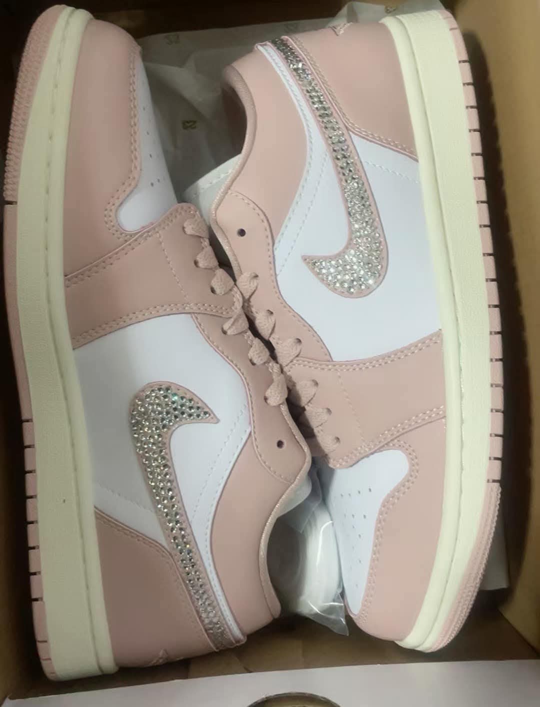 Rhinestone N!k€ dunks