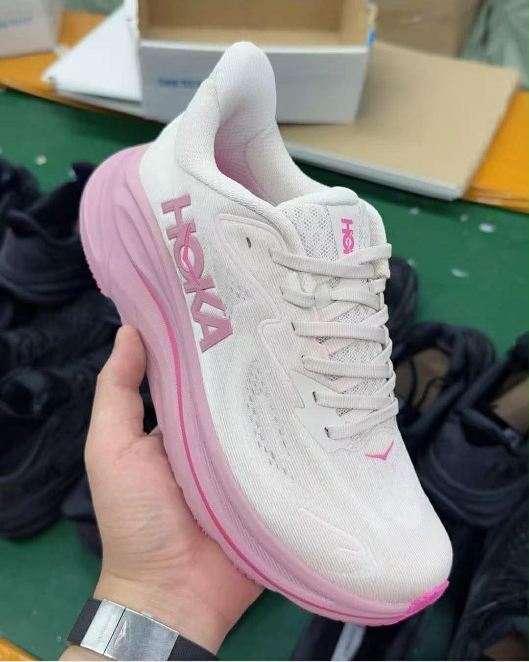 Womens H○k@ sneakers