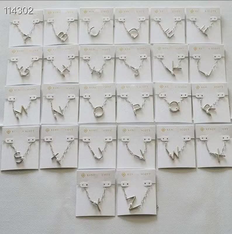 K€ndr@ Sc○tt Intial Necklace