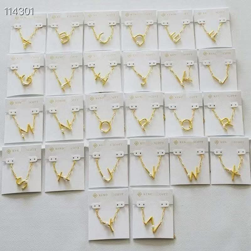 K€ndr@ Sc○tt Intial Necklace